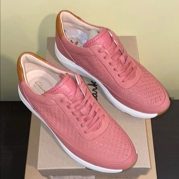 Sporty Clarks Tivoli Grace Leather Dusty Rose Perforated Sneakers Size 8 NWT - Picture 6 of 8